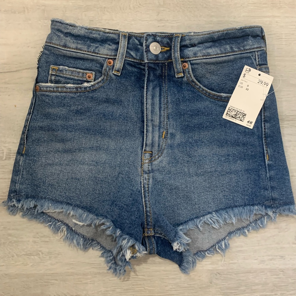 H & M brand new shorts w tags